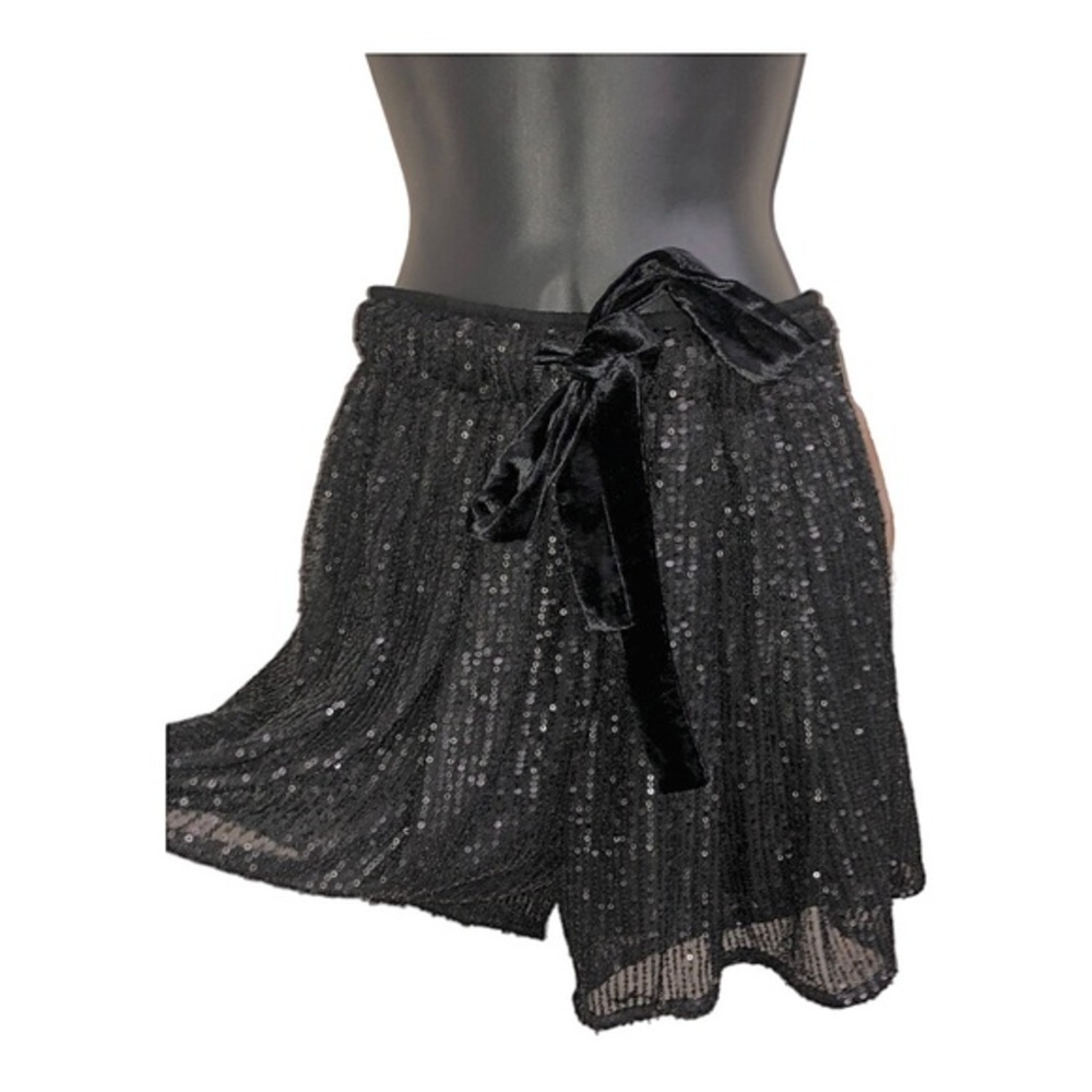 Free‎ People black sequin sheer overlay velvet belted flowy shorts size medium
